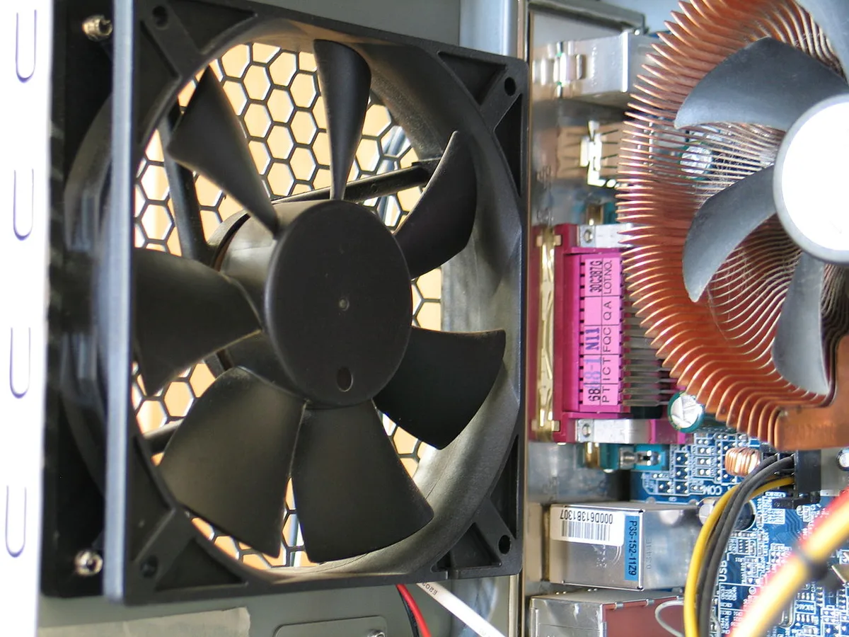 Cooling Systems (Air vs. Liquid/AIO)