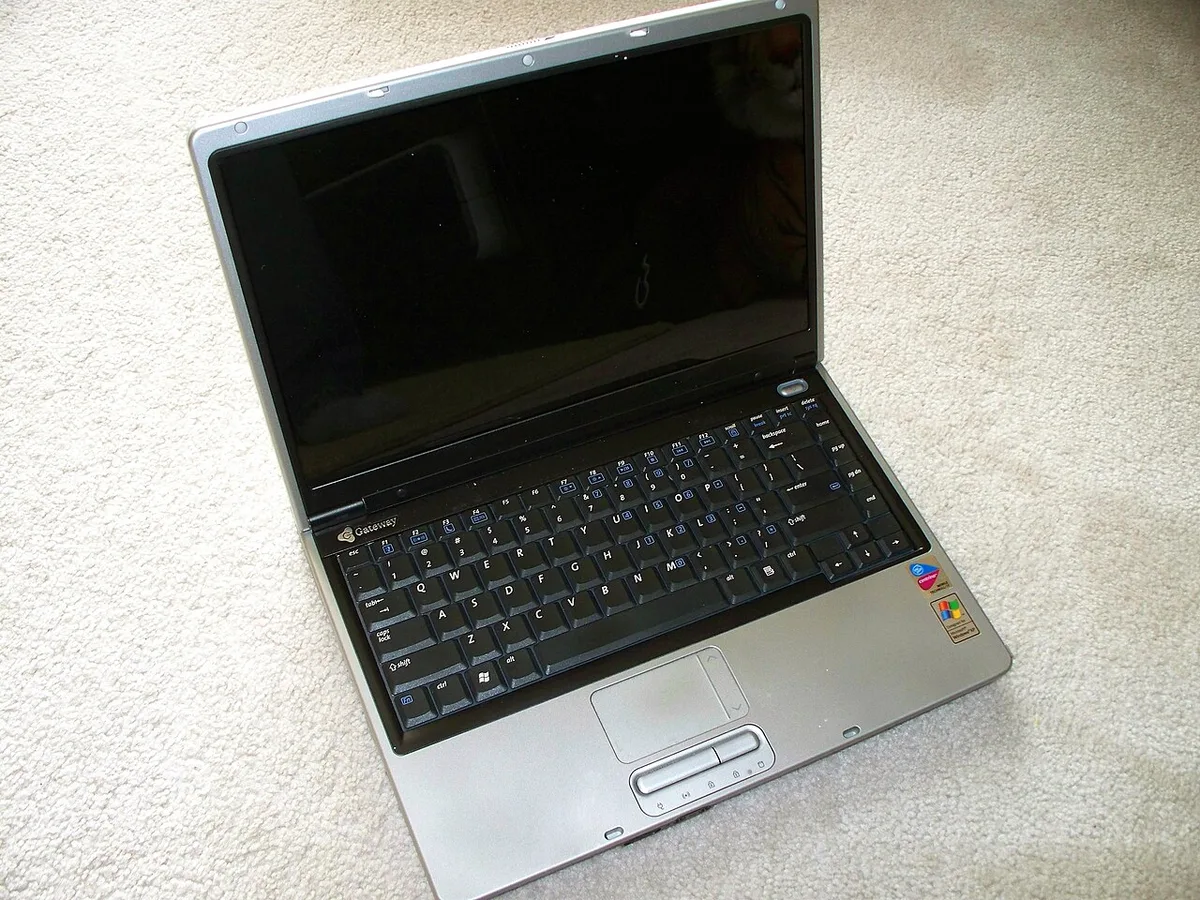 daily laptop carrying habits