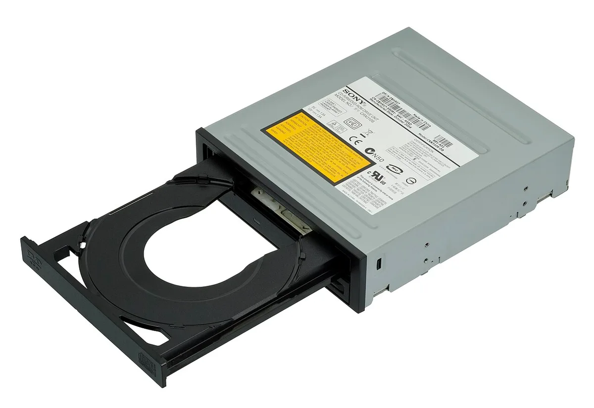 how do the components of a gaming pc work together